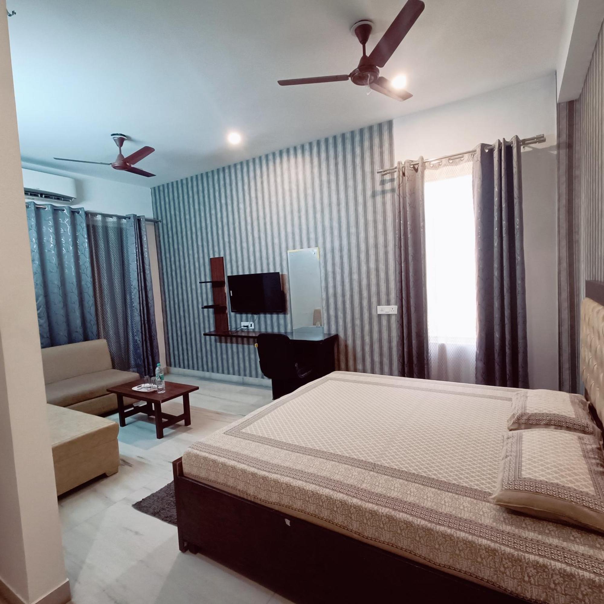 Mi Casa Sector 47 Daire Gurgaon Dış mekan fotoğraf