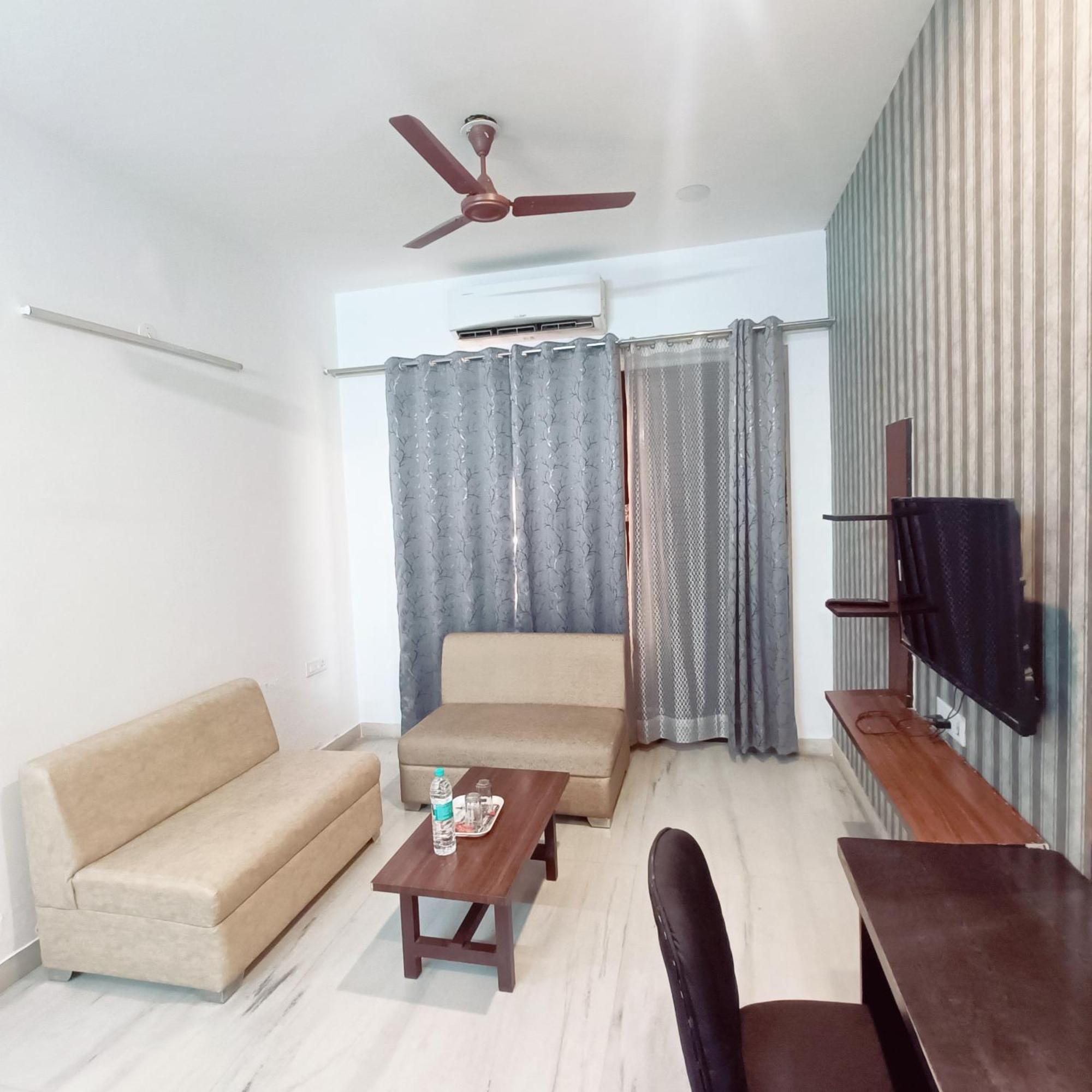 Mi Casa Sector 47 Daire Gurgaon Dış mekan fotoğraf