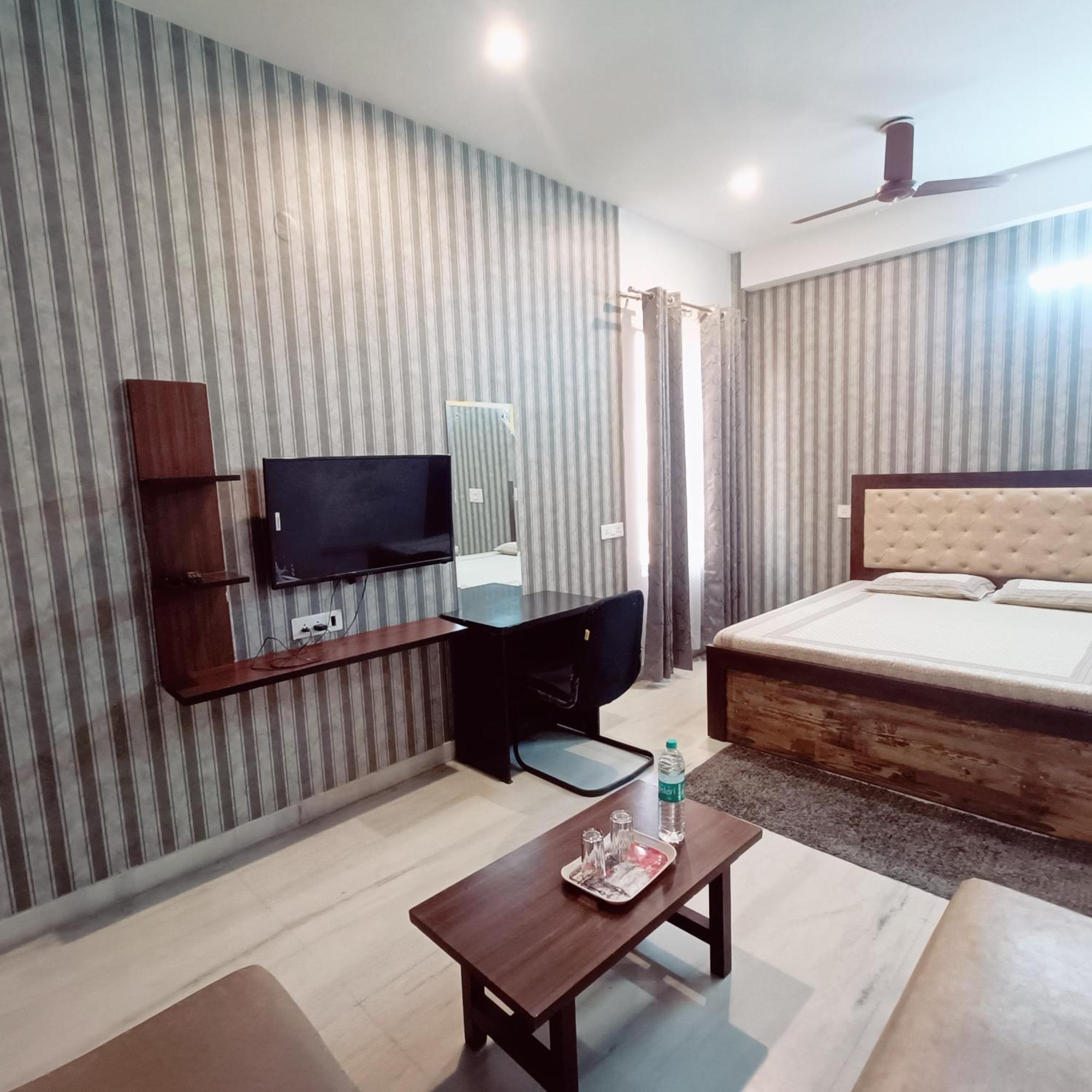 Mi Casa Sector 47 Daire Gurgaon Dış mekan fotoğraf