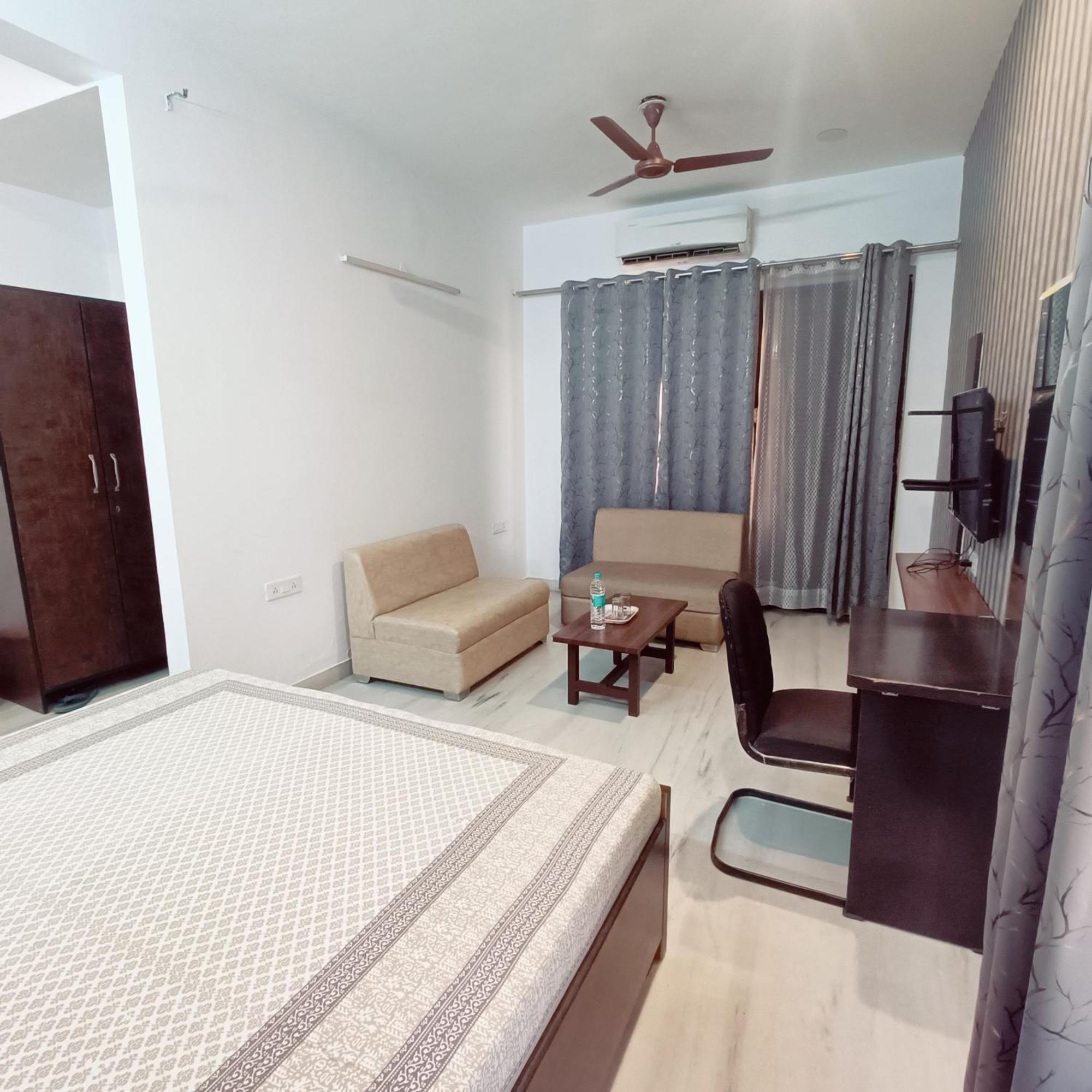 Mi Casa Sector 47 Daire Gurgaon Dış mekan fotoğraf